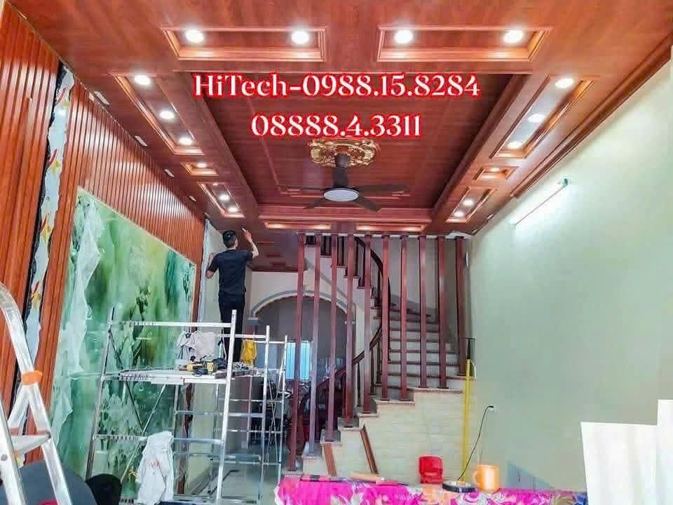 Ốp trần tường nhựa Nano cho phòng khách tại Đông Anh